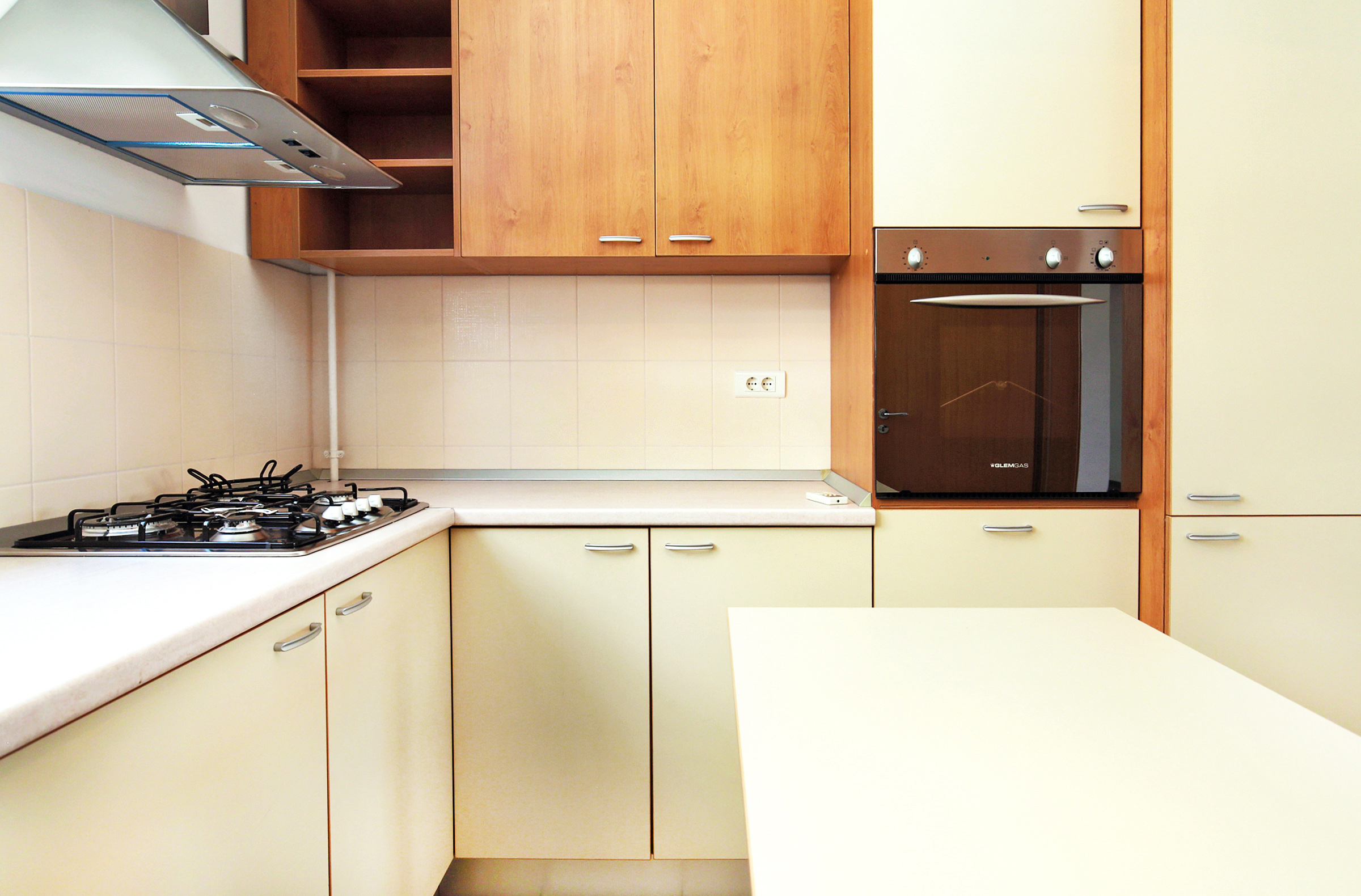 Bucatarie mobilata si utilata complet